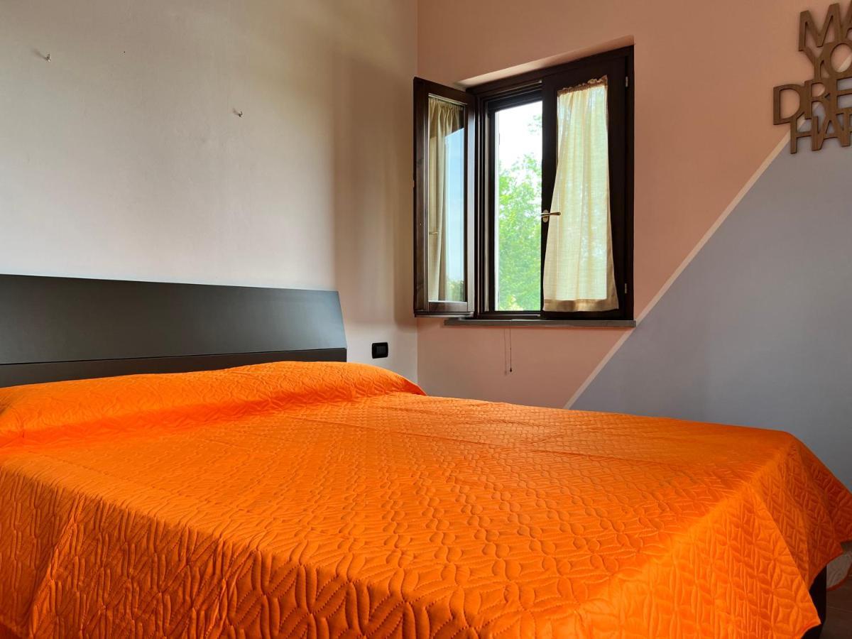 Country House Western Club Sant'Omero Buitenkant foto
