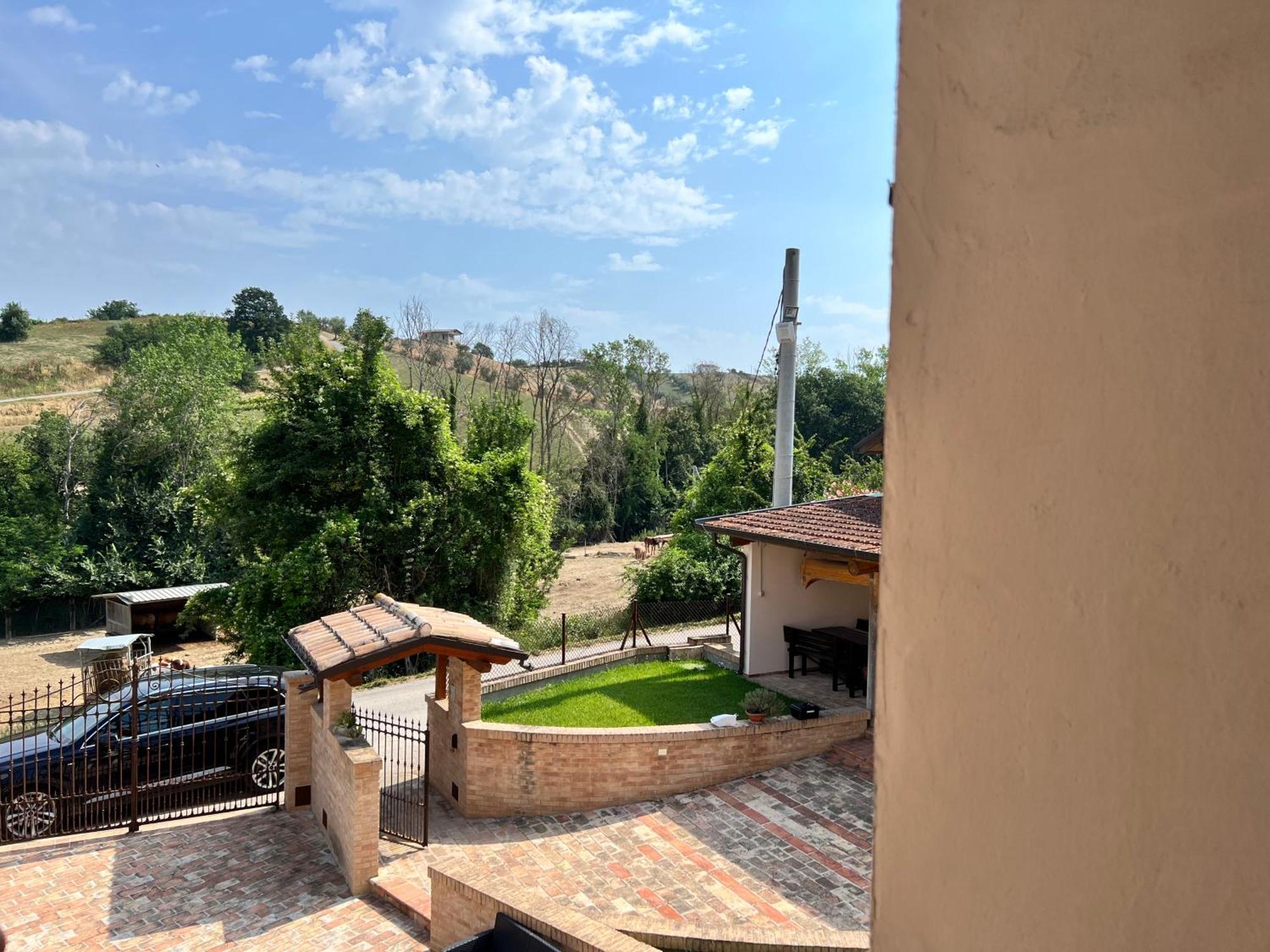 Country House Western Club Sant'Omero Buitenkant foto